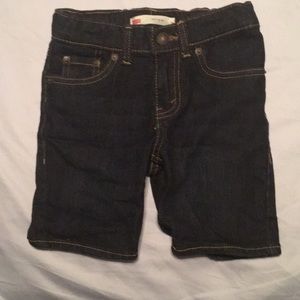 Size 4 Levi’s dark denim 511 slim shorts